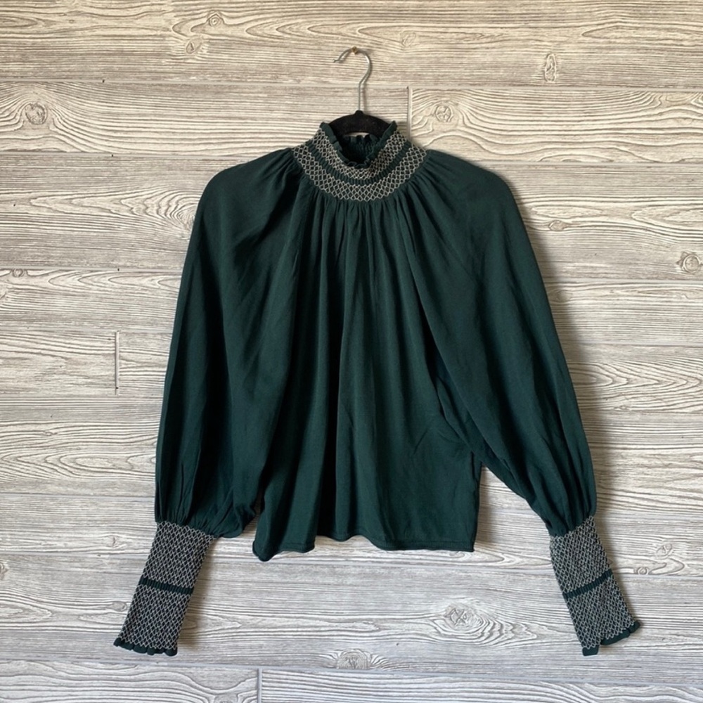 🤘🏼 Zara empire neck elastic sweater with trumpet sleeves size large